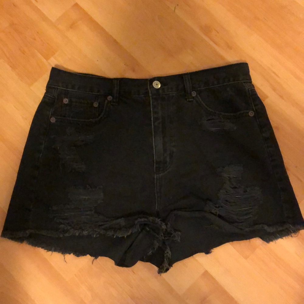 American Eagle 🦅 Black Mom Short